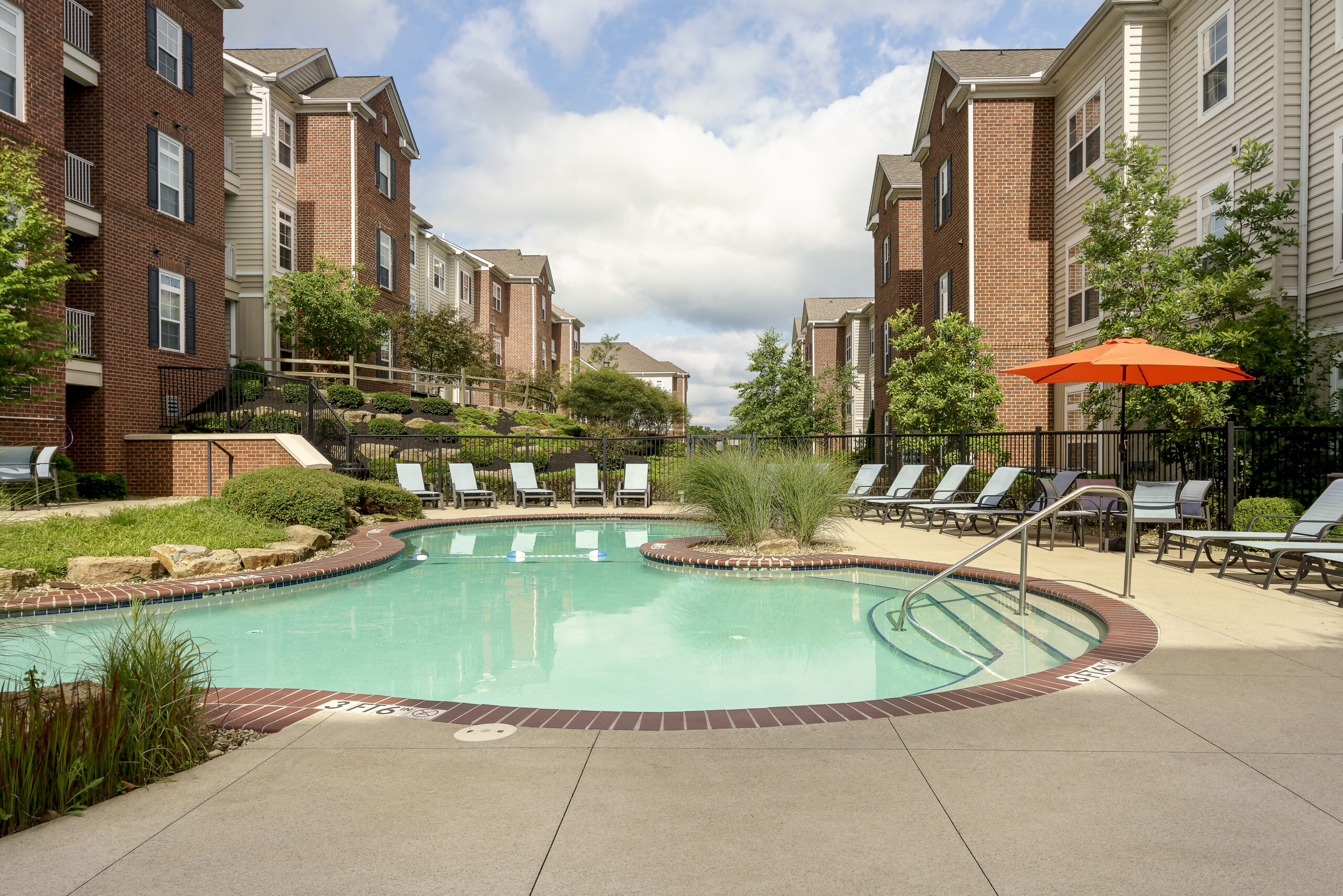 restort-style pool